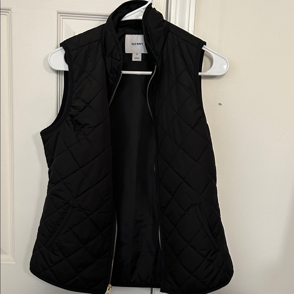 Old Navy Black Quilted Vest